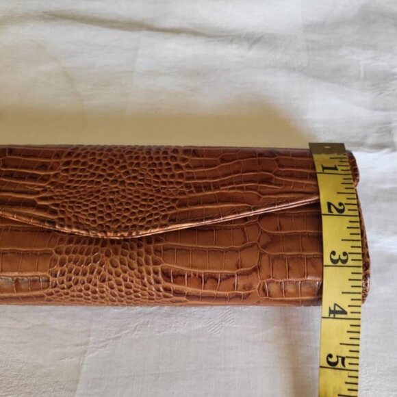 Soprano Alligator Clutch with Chain - Picture 7 of 8